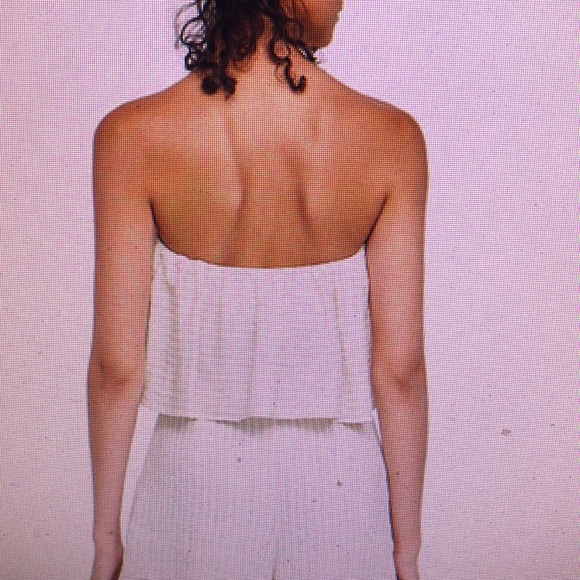 Short Ruffled top - Picture 2 of 5